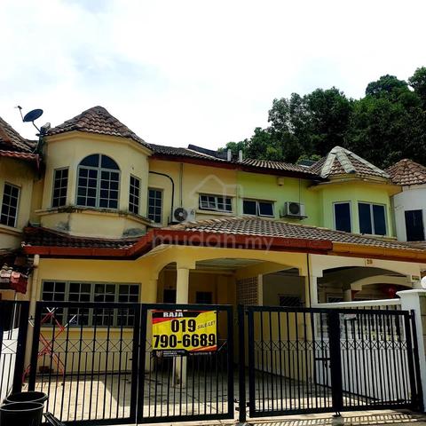 [ Partially Furnished ] 2 Storey 4R3B Taman Desa Serdang, Balakong 1