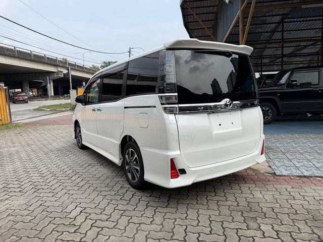 2022 Toyota VOXY ZS KIRAMEKI III 2.0 (A) - 3