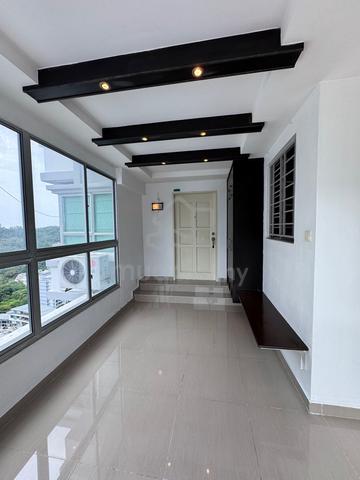 University Place (Plaza Ivory) 1
