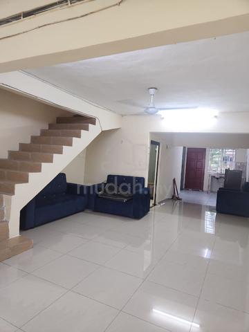 rumah teras 2 tingkat untuk di jual segera 1