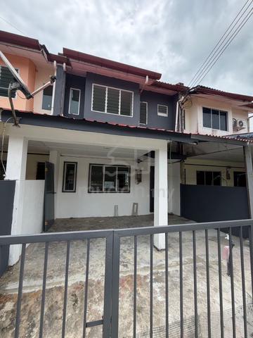 Batu Gong Siburan, 2 Tingkat Tengah, Kch Serian 1