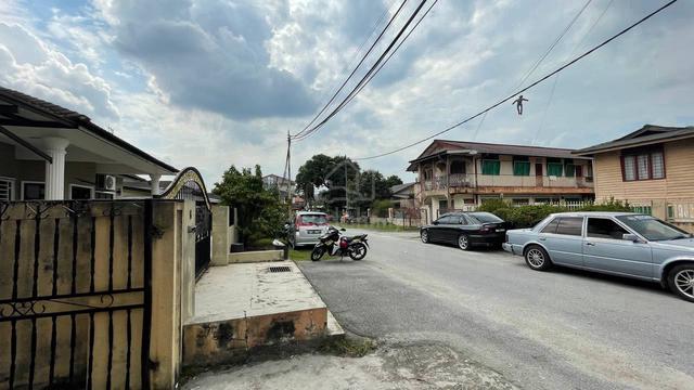 Bungalow Lot +  Selayang Baru Beserta Rumah Sewa 5 Pintu 2