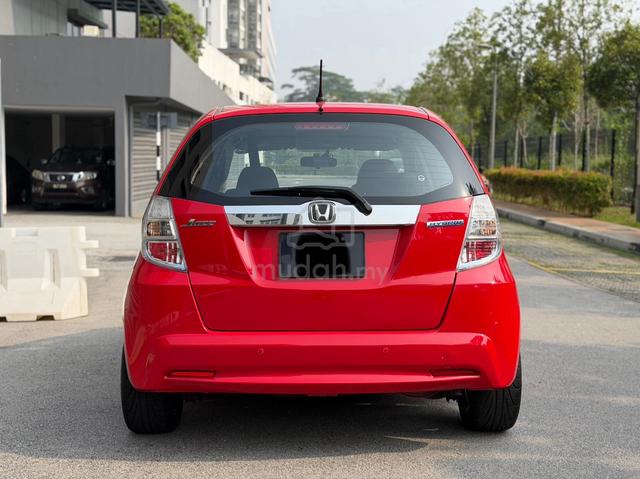 Honda Jazz Hybrid 1.3 Auto Full Spec - 2