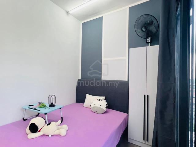 Queen Size Bedroom with Good Sunlight 1