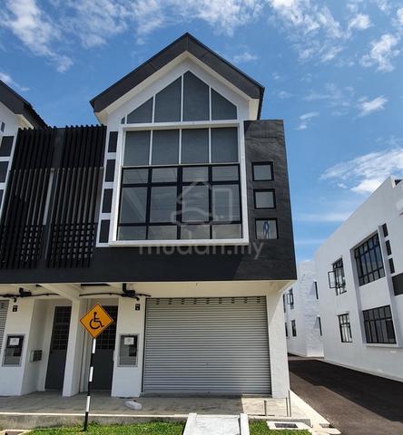 Meridin East . Pasir Gudang 1