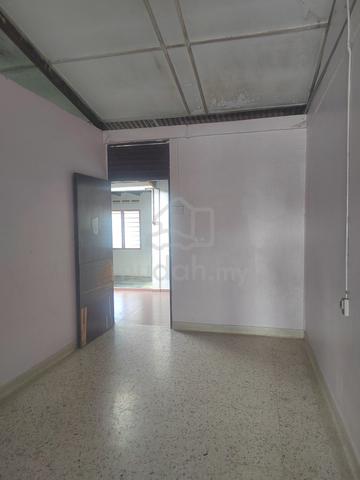 Low cost teres house Pulai, Serkam 1