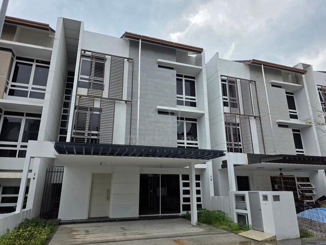 Refurbished 2.5 Storey Hyperlink Duta Villa @ Presint 14, Putrajaya 1