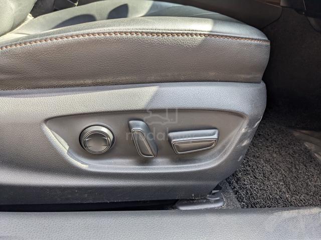 2019 Toyota CAMRY 2.5 V (A) - WARRANTY - 5