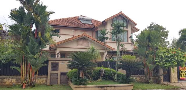 Double Storey Corner Lot Bungalow @ Aman Perdana FOR SALE. 1