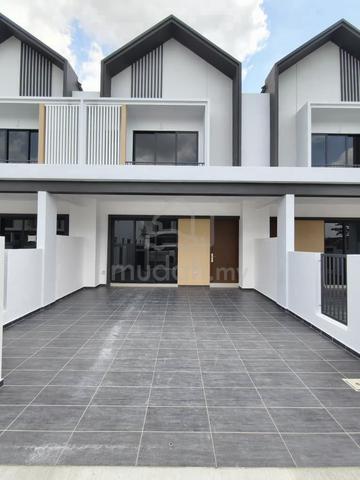 For Sale Dato Onn 2 storey Terrace House, Brand new house. 1