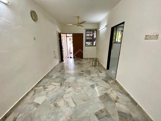 Single Storey Terrace Renovated Nice Unit 5