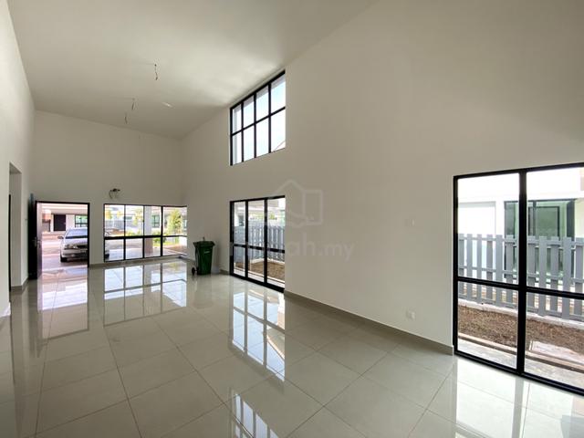 BEST PRICE Premium Living @ Nusa Cinta| Gated & Guarded Semi-D 1