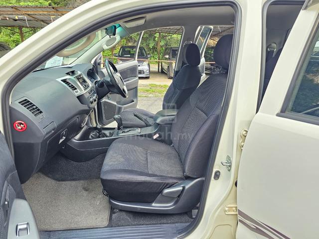 2014 Toyota HILUX 2.5 G VNT (A) 4X4 O. T. R. PRICE - 5