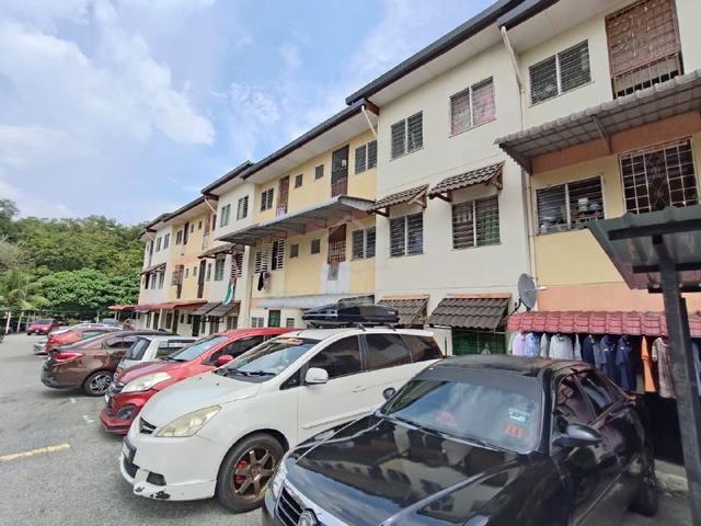 Seroja Apartment (Taman Tasik Jaya) 1