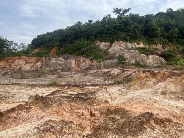 3.84 ekar Tanah Status Bangunan, Tepi kawasan Banglo di Dengkil 3