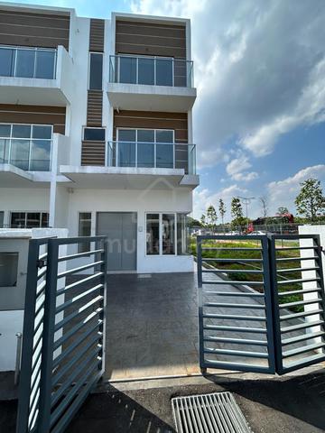 Villa Sri Manja @PJ South (Corner Lot) 1