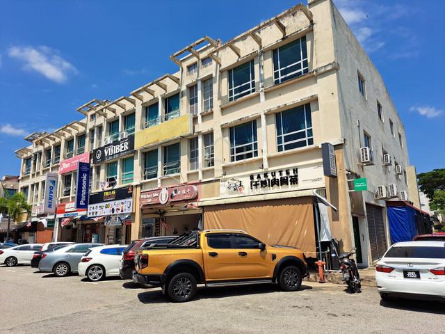 JALAN BESERAH CORNER GROUND Floor near UK LOH 1