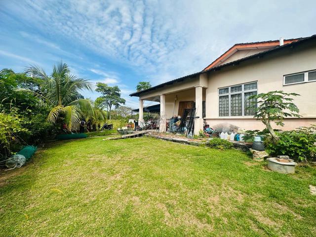 Corner & Facing Open]1st-Sty Terrace Semi D ,Taman Arked Dengkil 1