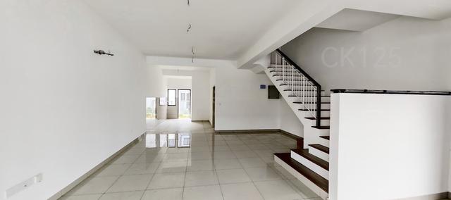 Casira 3,Bandar Bukit Raja  Double Storey House For Sale 1