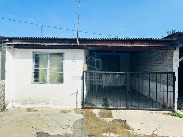 Perak Chenderong Balai Leasehold 1-Storey Terraced House For Sale 1