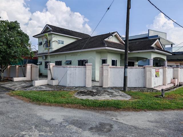 1 1/2 Storey Bangalore House With Extra Land For Sale 1