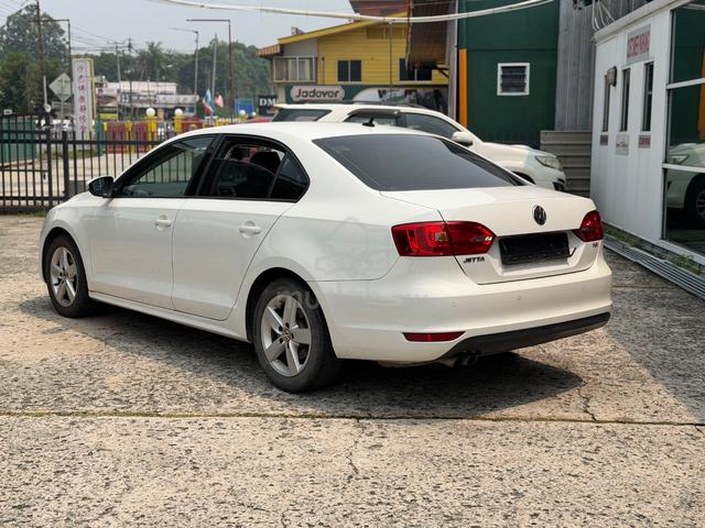 Volkswagen Jetta 1.4 AT - 4