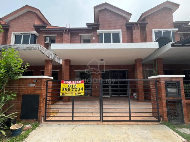 Newly refurbish 2 Sty Alam Budiman, Puncak Alam 1