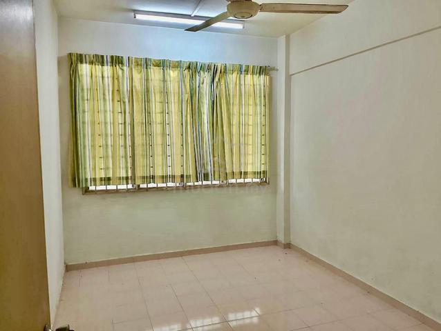 Kesturi Apartment (Taman Tasik Jaya) 4