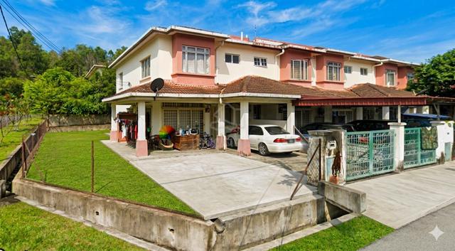 Corner Lot Kota Warisan 2 storey house Salak tinggi 1