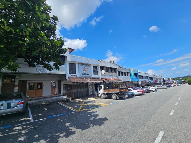 Jalan Laksamana,Taman Ungku Tun Aminah,Skudai Shop 1