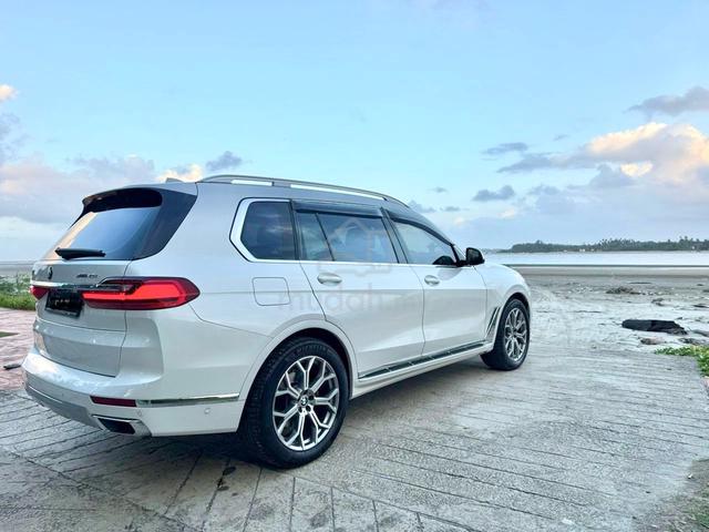 2021 BMW X7 xDRIVE40i - 2