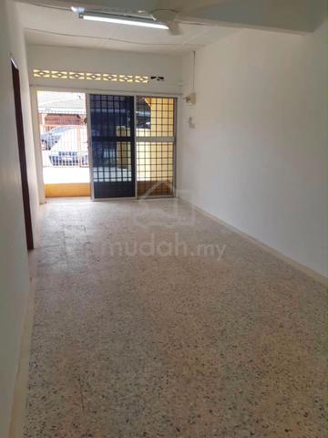Single Storey House Abdul Hamid Sentosa Klang basic kitchen table top 1