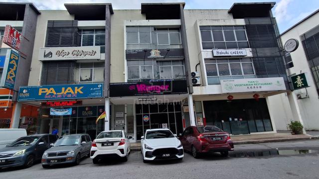 Ground Floor Shoplot Facing main road Jalan Kiara Semenyih for rent 1