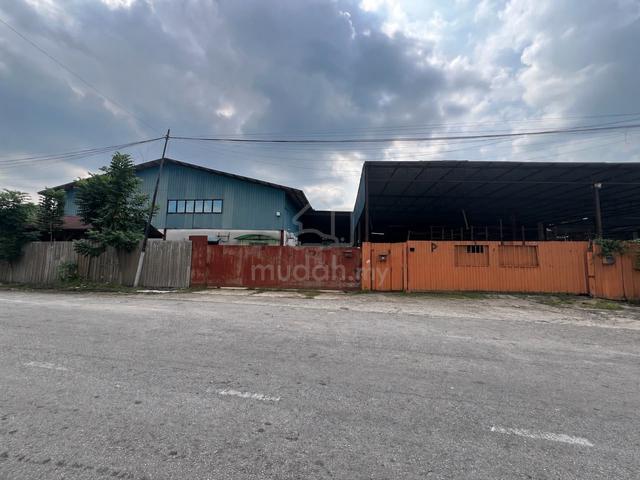 Warehouse di kawasan Perindustrian Sungai Kertas, Batu Caves 1