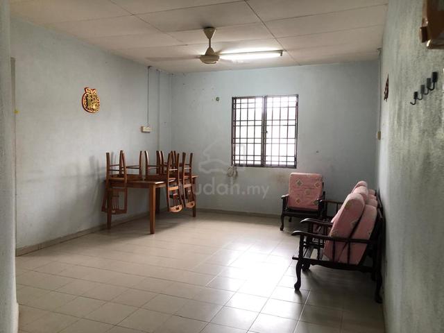 Halaman Nipah Apartment 1