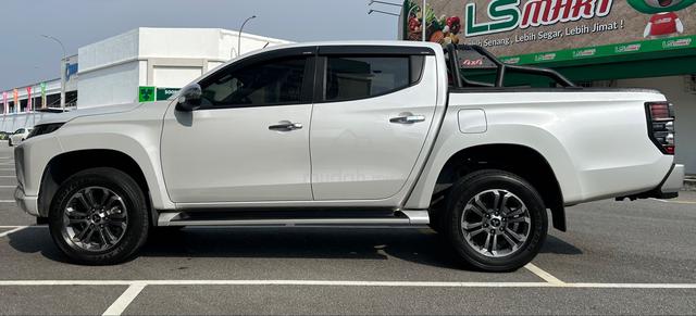 2021 Mitsubishi TRITON 2.4 VGT PREMIUM MY19 L200 - 2
