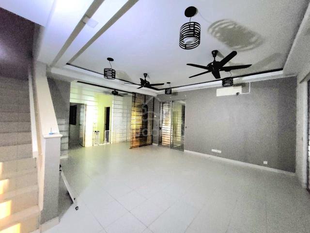 Semi-D 2 Storey With Kitchen Cabinet, Alam Suria, Puncak Alam 1