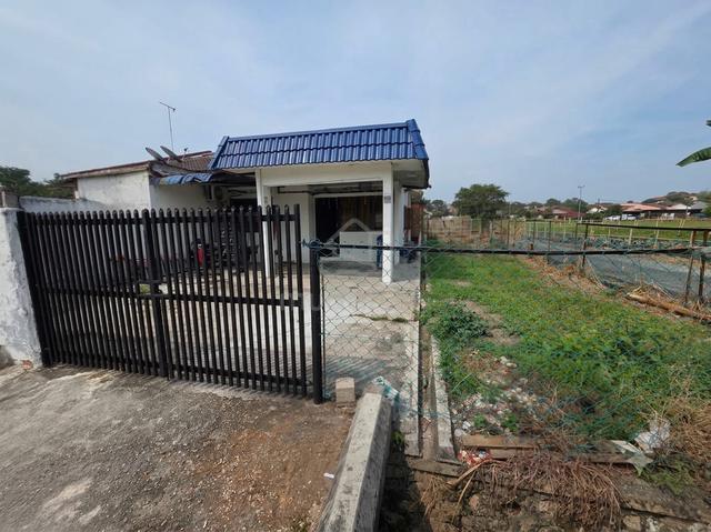 Taman Univerity | Corner Lot | Single Storey 1
