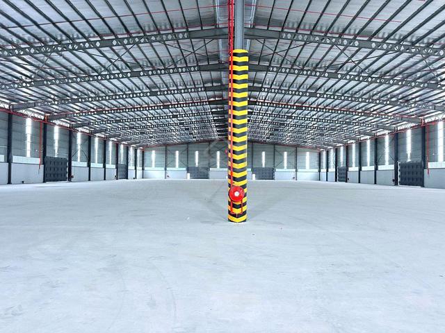 Warehouse/Factory bu 95ksf with Power 1000amp Pulau Carey for rent 1