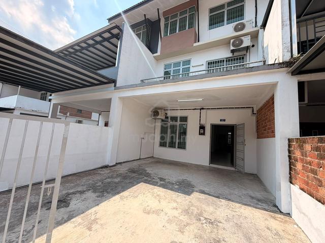 Taman Scientex Utama 2.5 Storey Terrace House For Sales 1