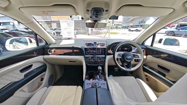 2021 Bentley BENTAYGA 4.0 V8 Ready stock Unreg - 3