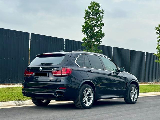 Bmw X5 2.0 XDRIVE40E M SPORTš„FULL LOAN CARKINGā
- 3