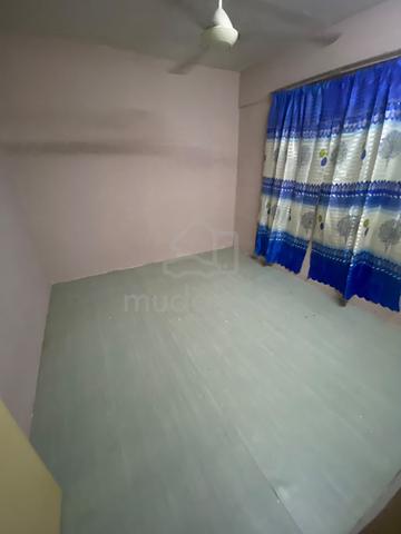 Bilik Medium Untuk disewa untuk Wanita-PANTAI DALAM 1