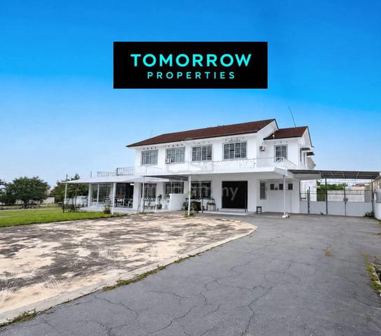 HUGE SPACIOUS COMPOUND GEORGETOWN 2 Storey Semi Detached | 9500SQFT 1