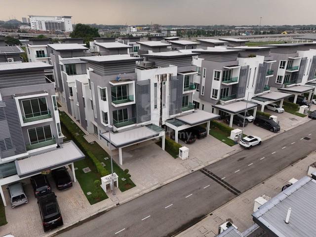 2.5 Storey Semi-detached, Laman Vista Alam, Bandar Bukit Raja, Klang 1