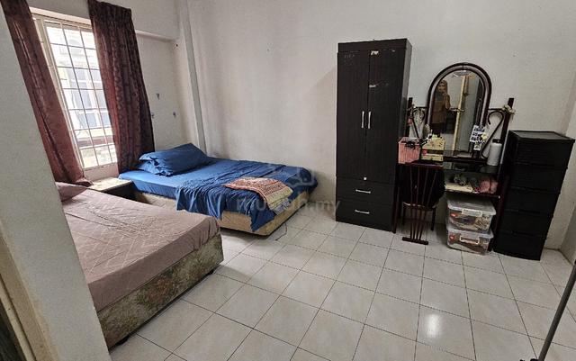 Dataran Otomobil Apartment 1