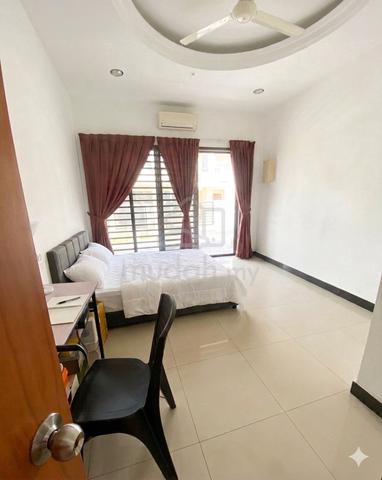 Ground floor Large Room 1