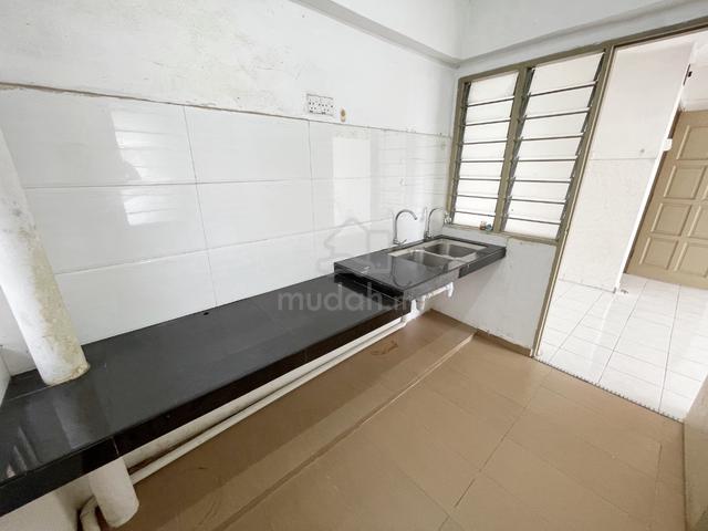 Apartment Taman Topaz 1