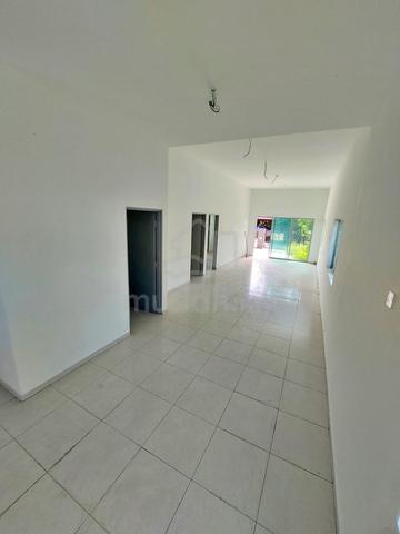End Lot 4 Bilik Buat Homestay atau Duduk Memang Luas Parking Banyak 4