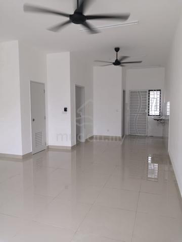 Bandar Mahkota Banting 2 Storey House For Rent WCE Highway 4r3b 1